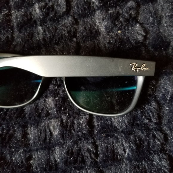 Ray-Ban polarized sunglasses - Picture 3 of 5